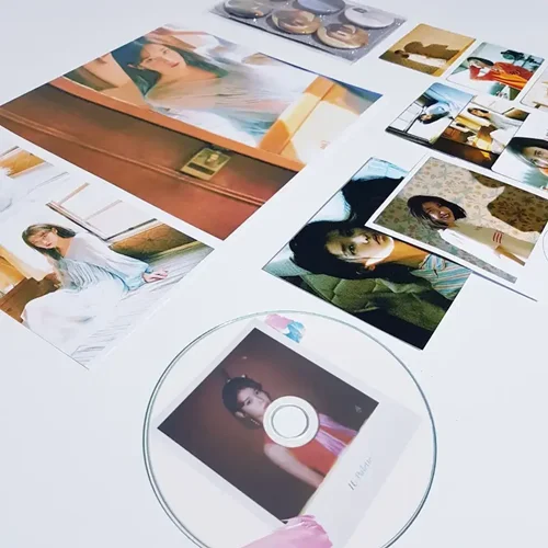 پکیج آلبوم IU به نام Palette (آیو)